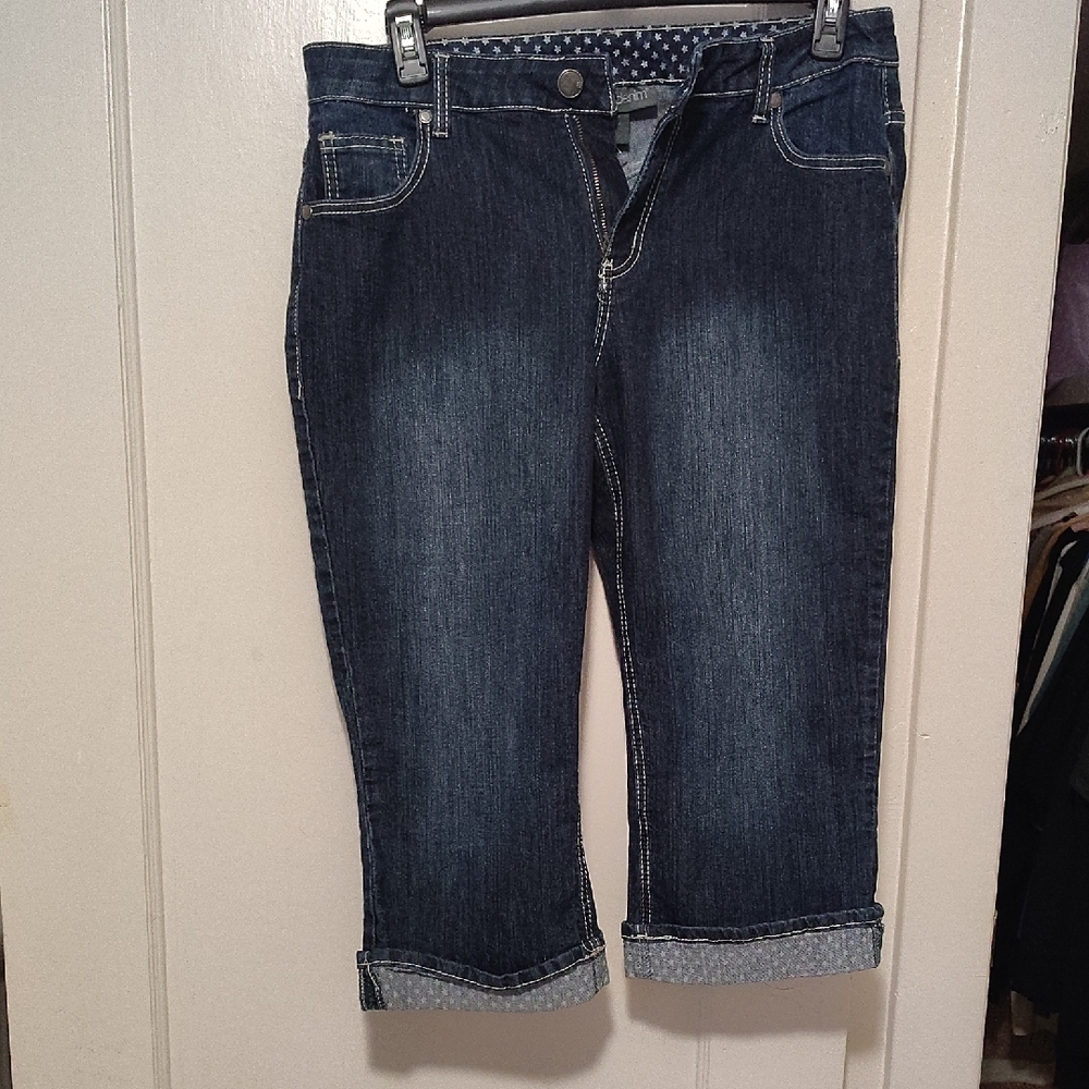 Women’s Dark Wash Cropped Denim Capris - Classic Stretch Fit